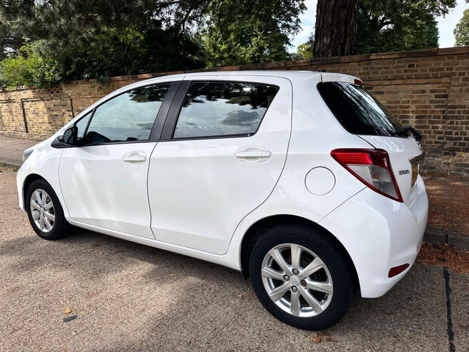 Toyota Yaris Listing Image