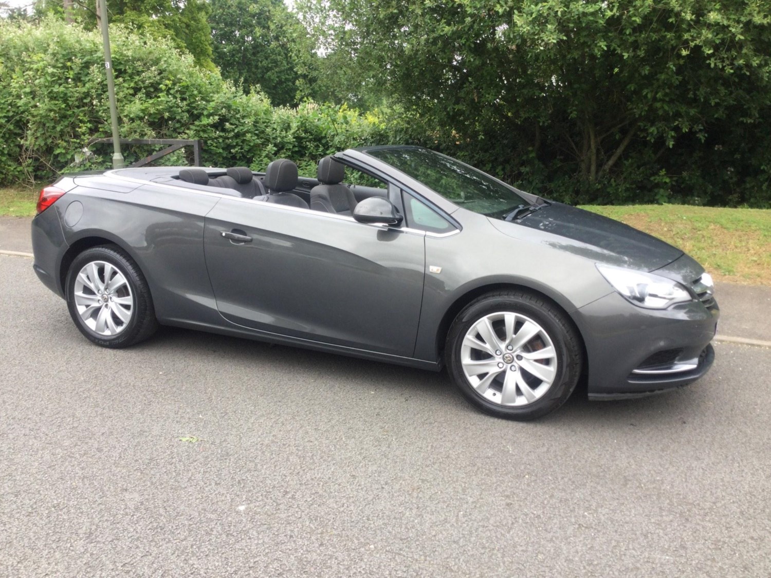 Vauxhall Cascada Listing Image