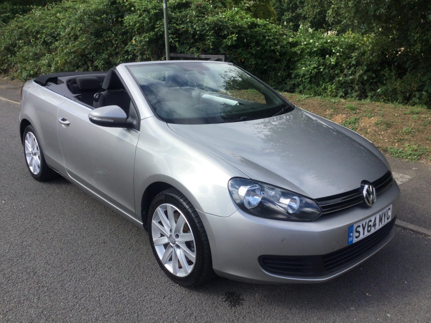 Volkswagen Golf Listing Image