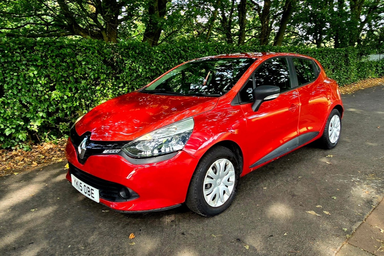 Renault Clio Listing Image