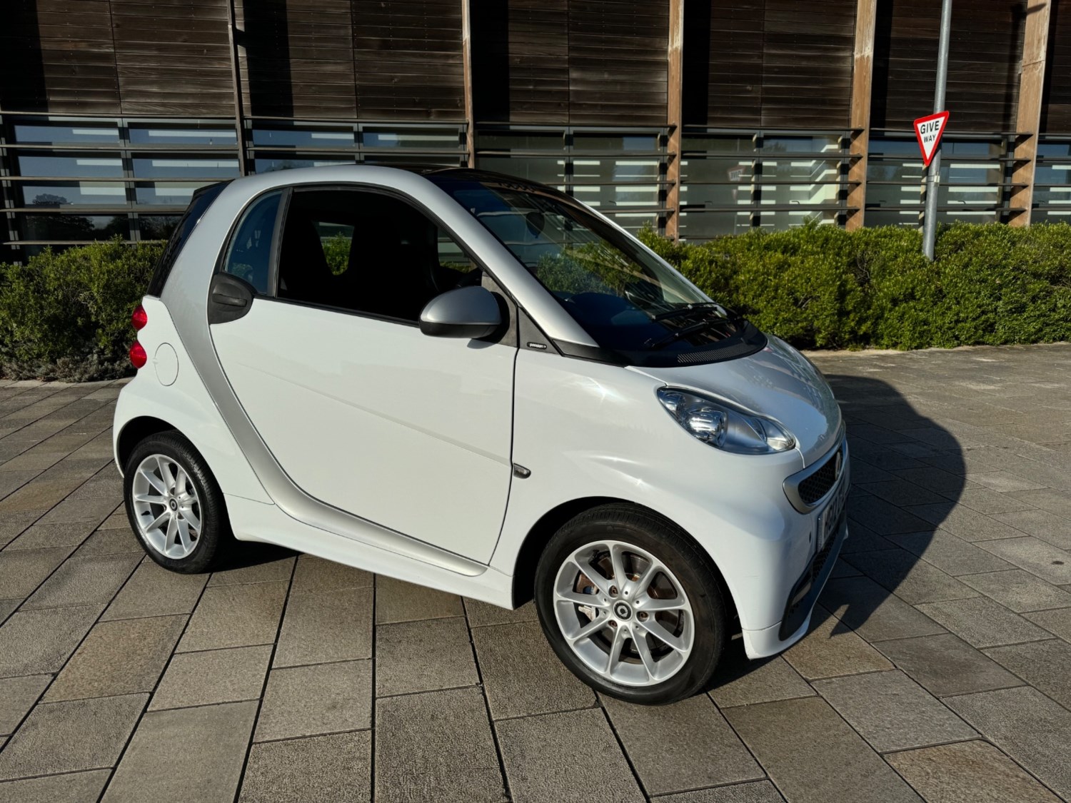 Smart fortwo Listing Image