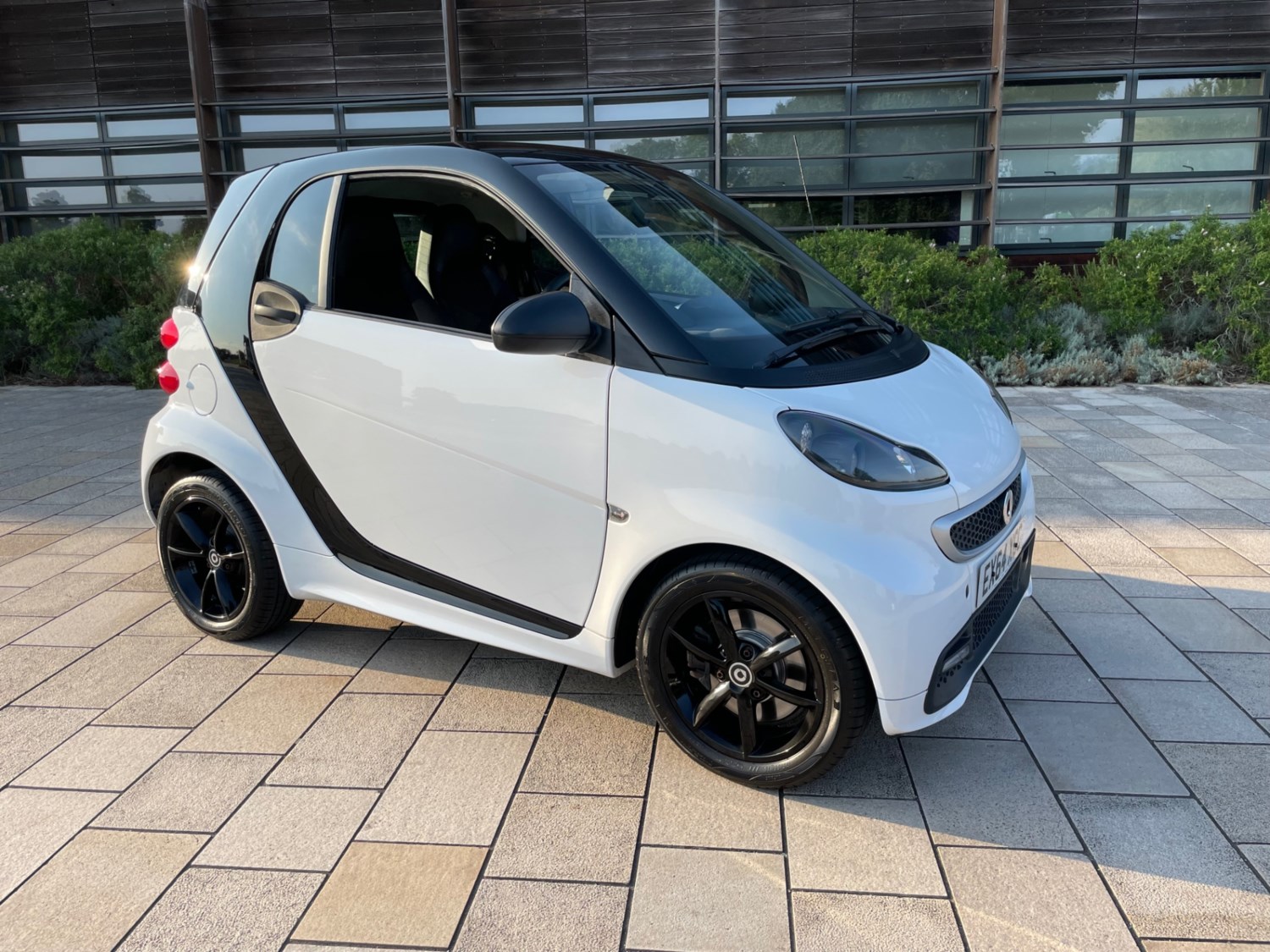 Smart fortwo Listing Image