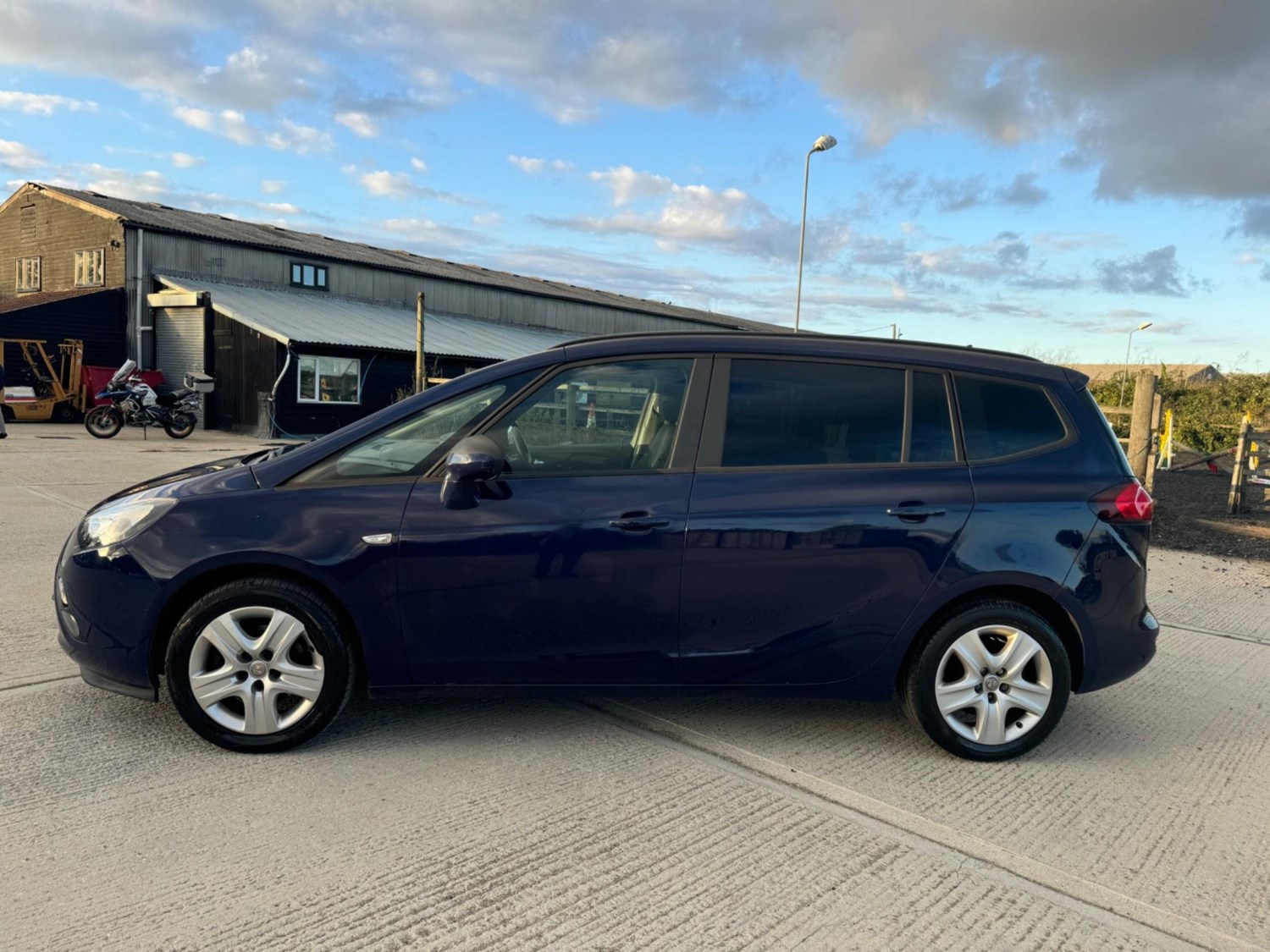 Vauxhall Zafira Tourer Listing Image