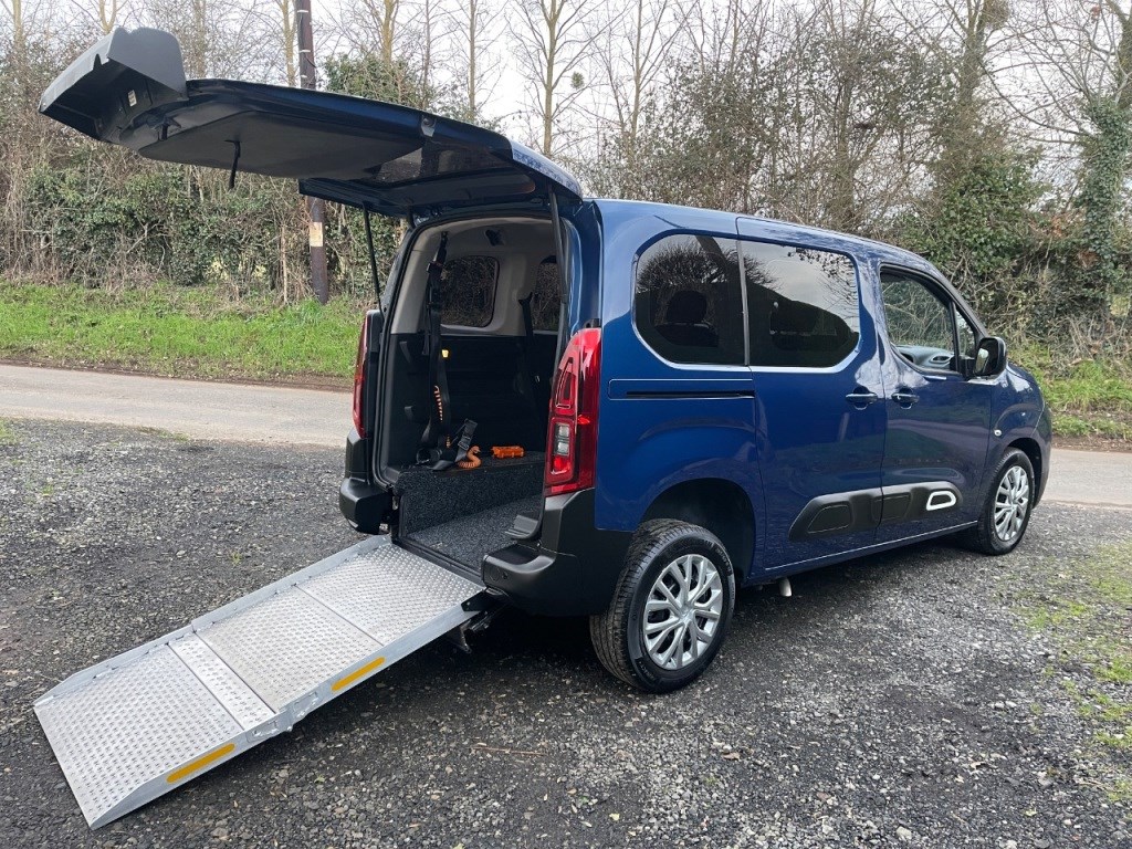 2020 used Citroen Berlingo 1.5 BlueHDi 100 Feel M 5dr WHEELCHAIR ACCESSIBLE VEHICLE 3 SEATS