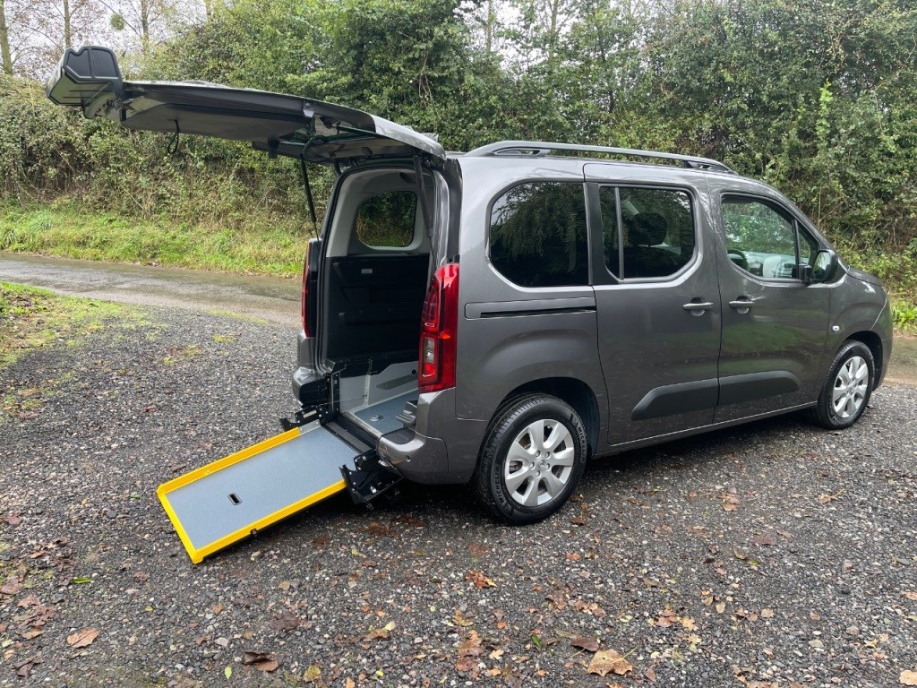 Vauxhall Combo Listing Image