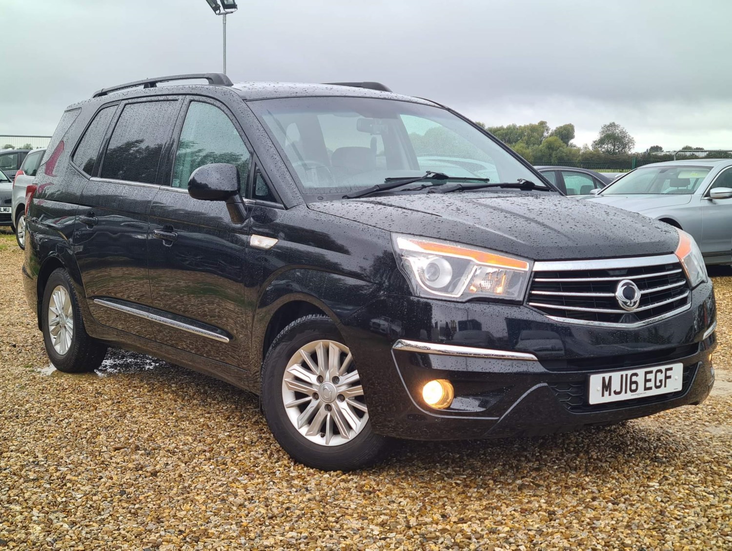 SsangYong Turismo Listing Image