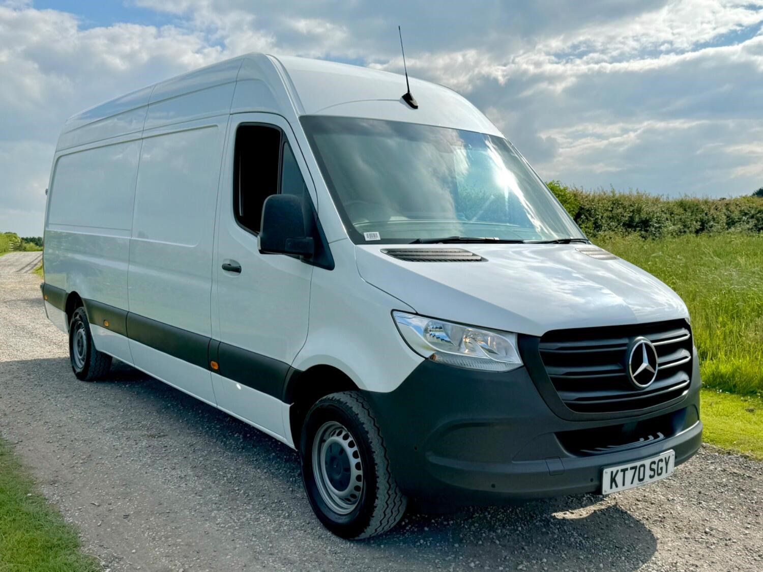 Mercedes-Benz Sprinter Listing Image