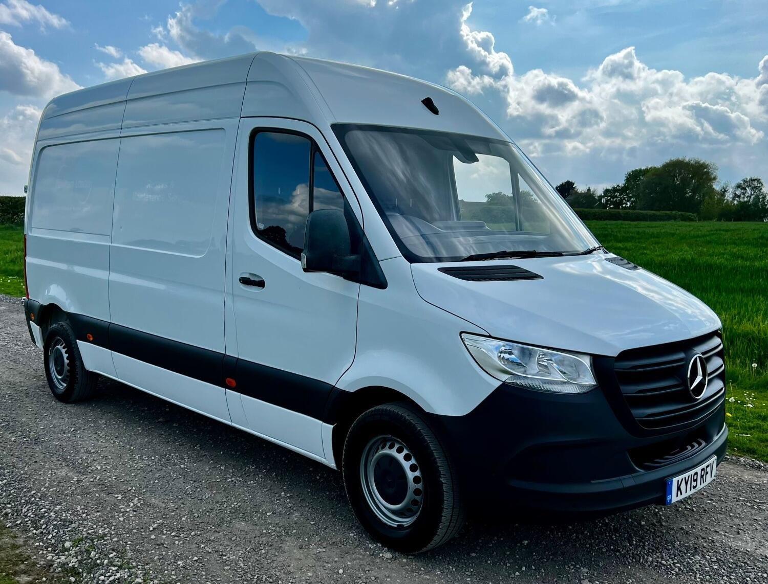 Mercedes-Benz Sprinter Listing Image