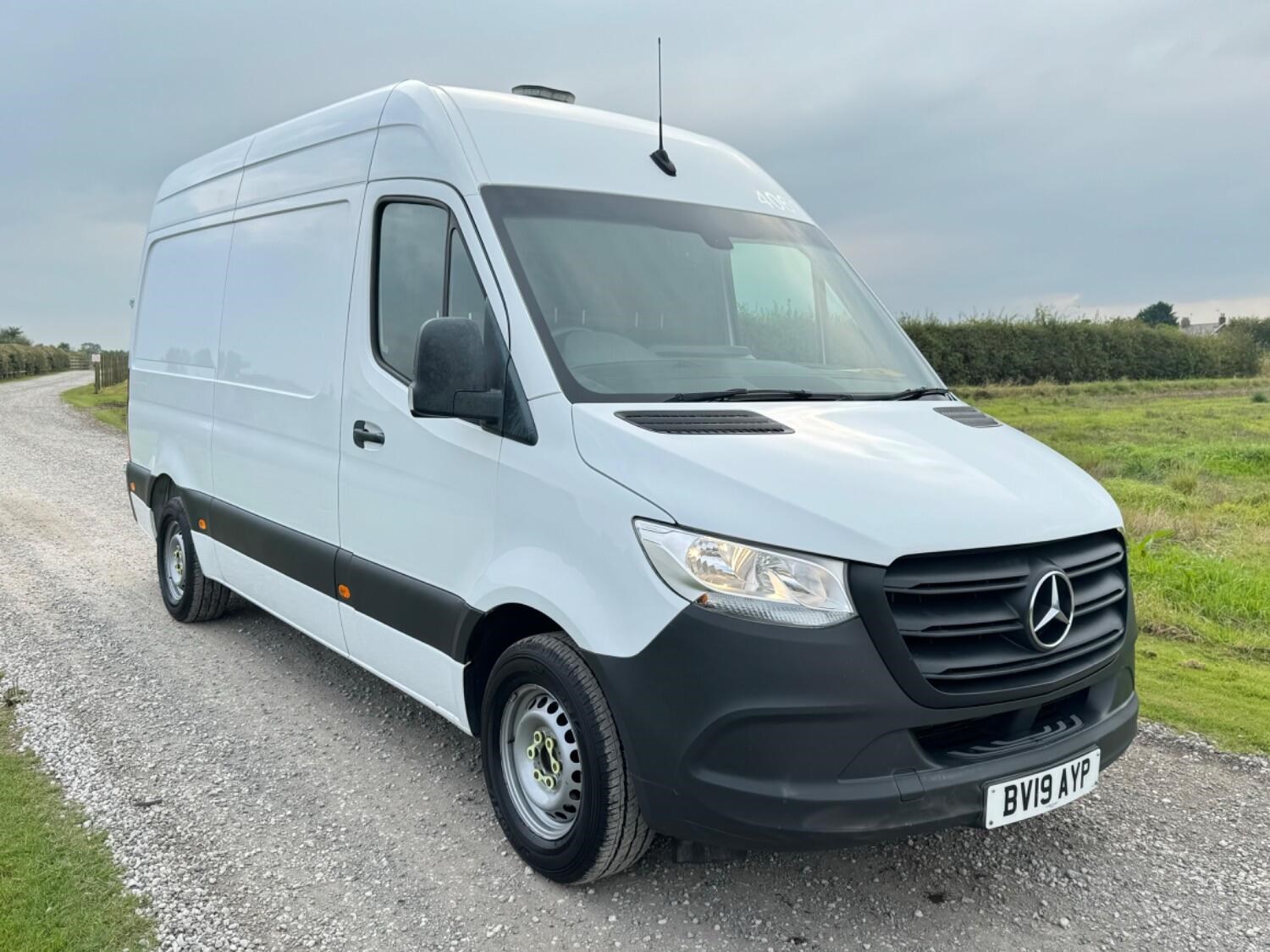 Mercedes-Benz Sprinter Listing Image