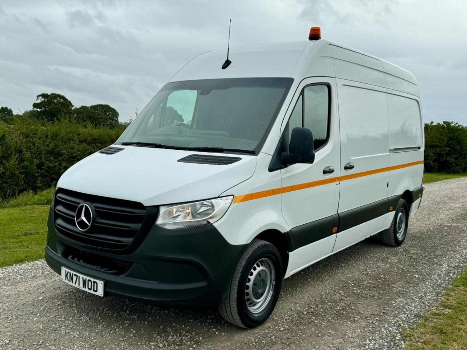 Mercedes-Benz Sprinter Listing Image