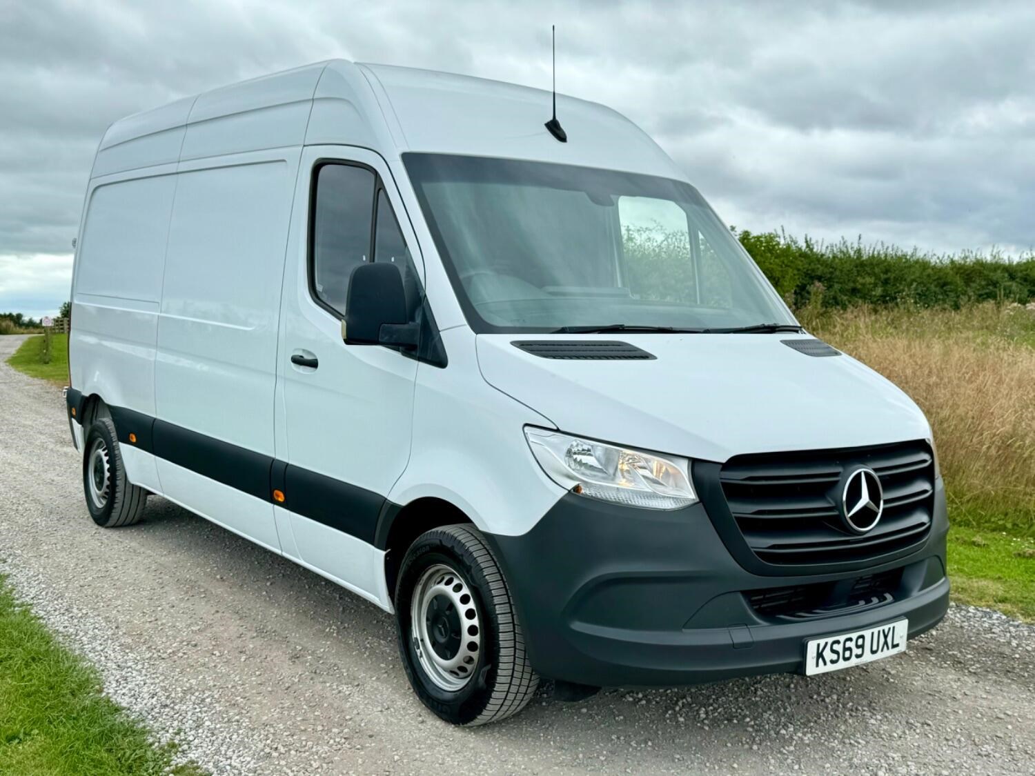 Mercedes-Benz Sprinter Listing Image