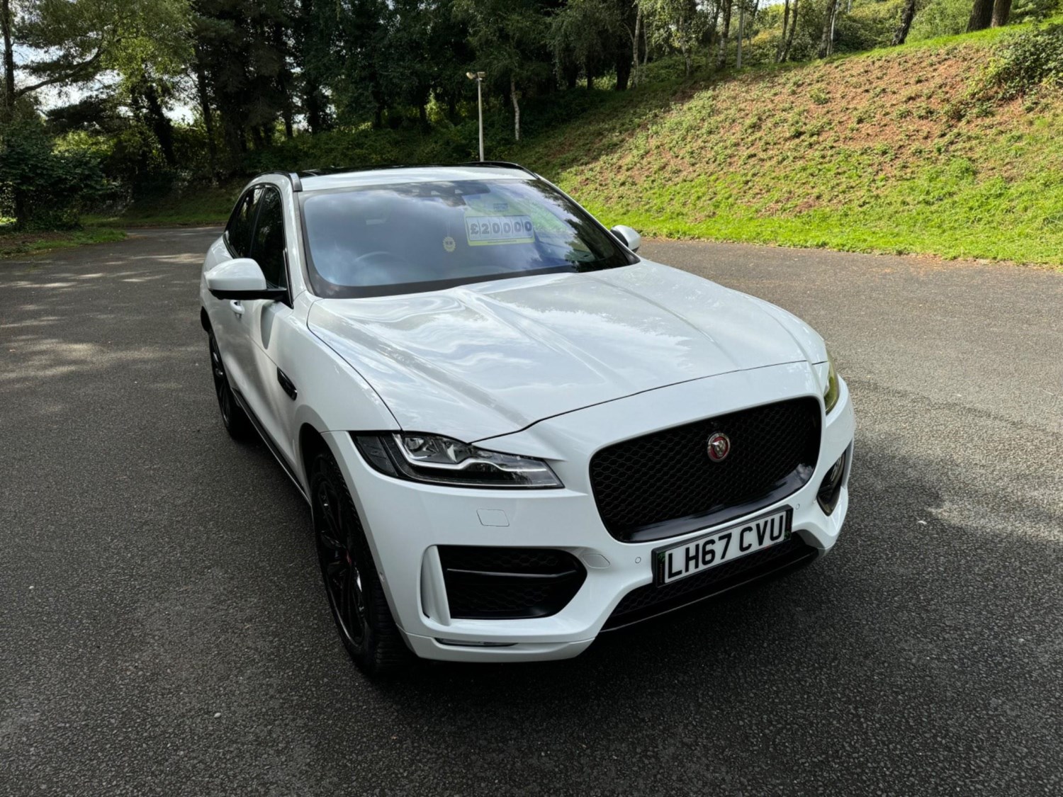 Jaguar F-PACE Listing Image