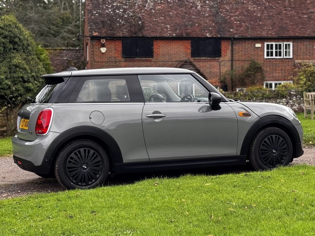 MINI Hatch Listing Image