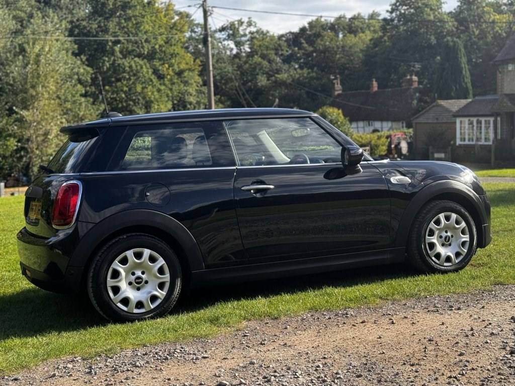 MINI Hatch Listing Image