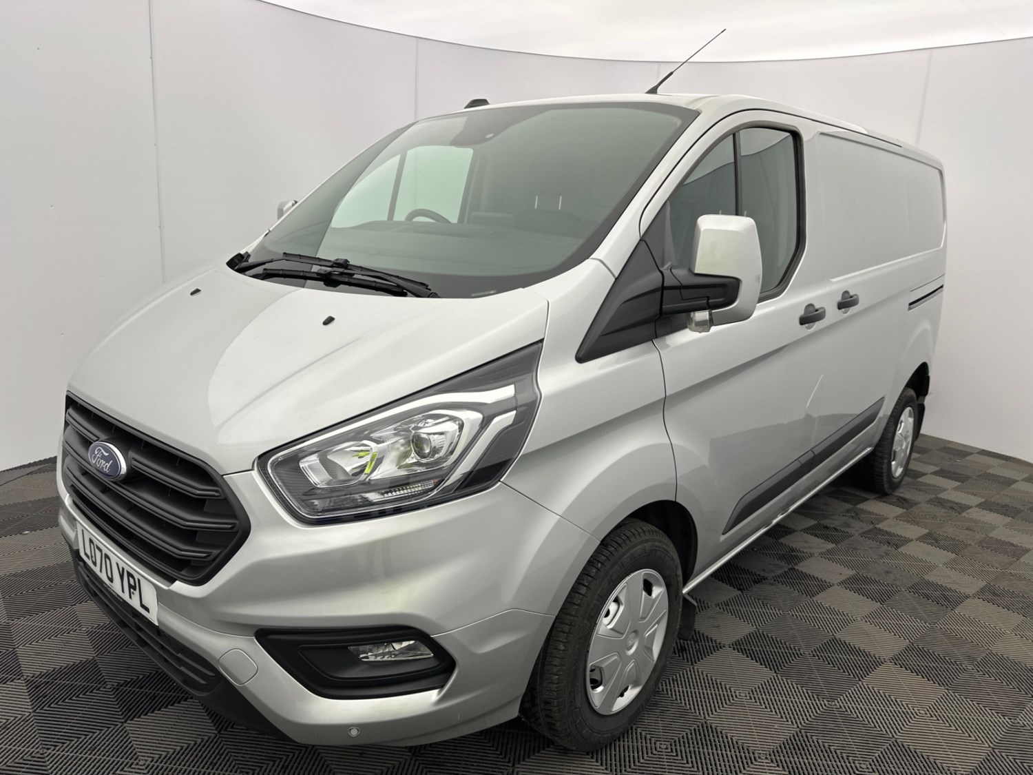 Ford Transit Custom Listing Image