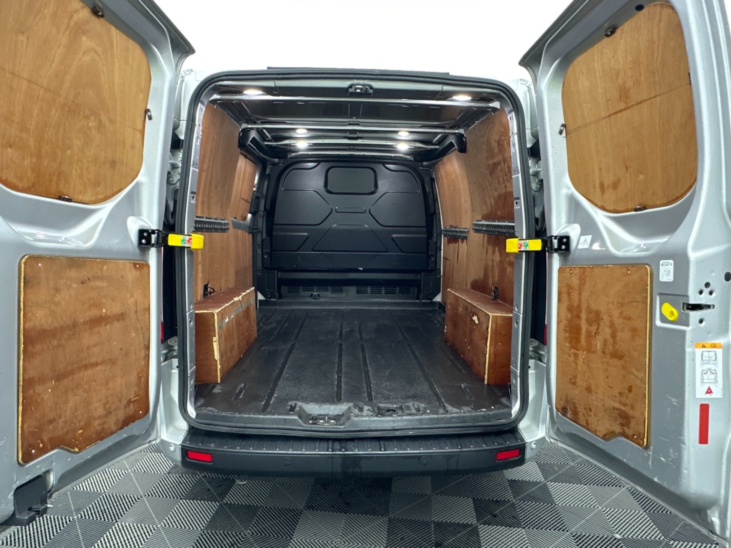 Ford Transit Custom Listing Image