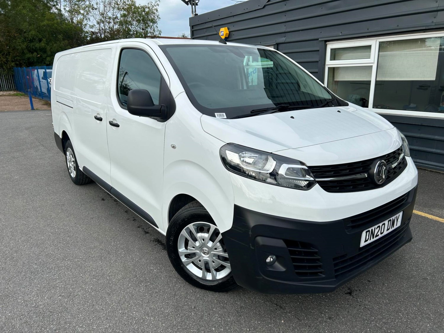 Vauxhall Vivaro Listing Image