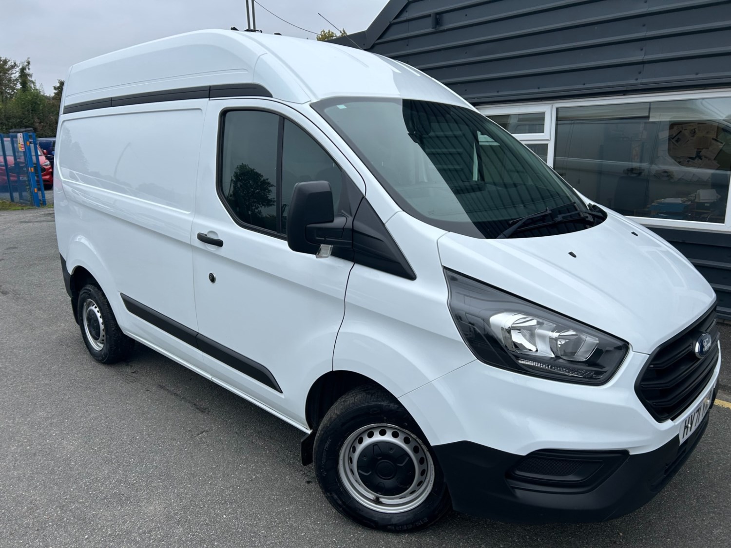 Ford Transit Custom Listing Image