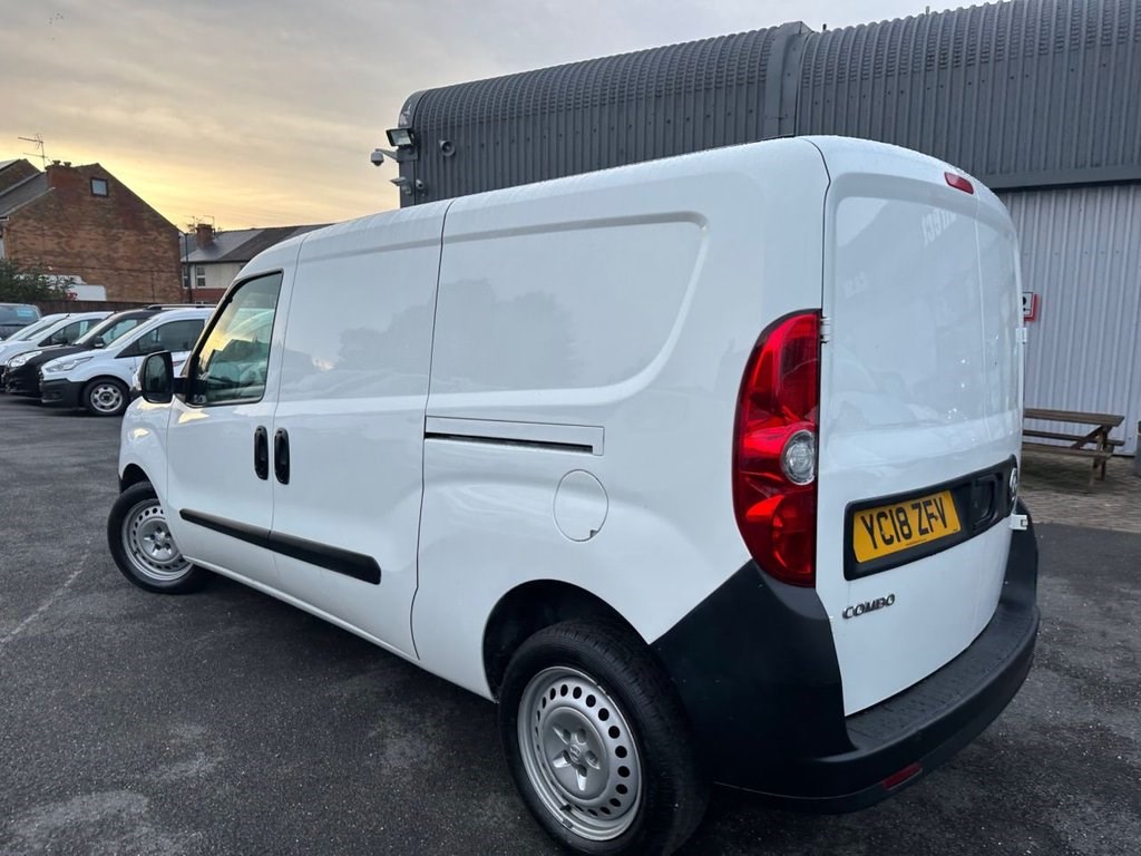 Vauxhall Combo Listing Image