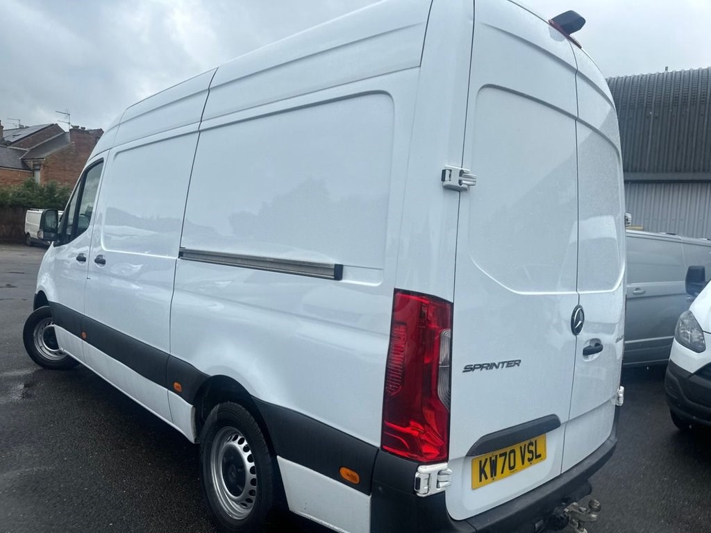 Mercedes-Benz Sprinter Listing Image