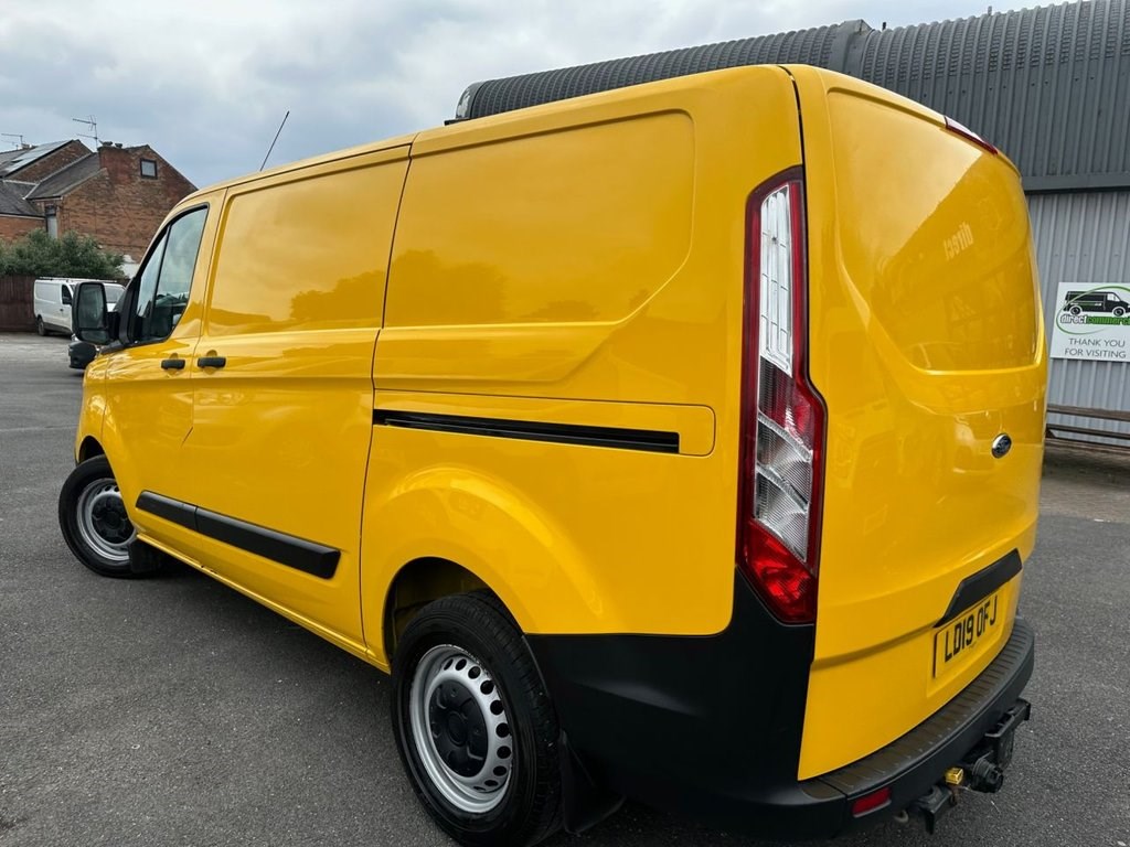 Ford Transit Custom Listing Image