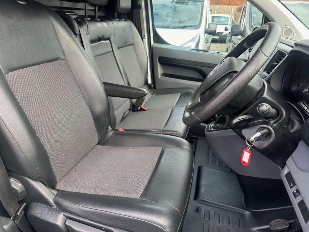 Vauxhall Vivaro Listing Image