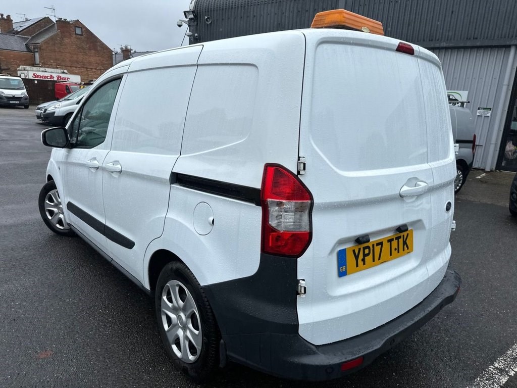 Ford Transit Courier Listing Image