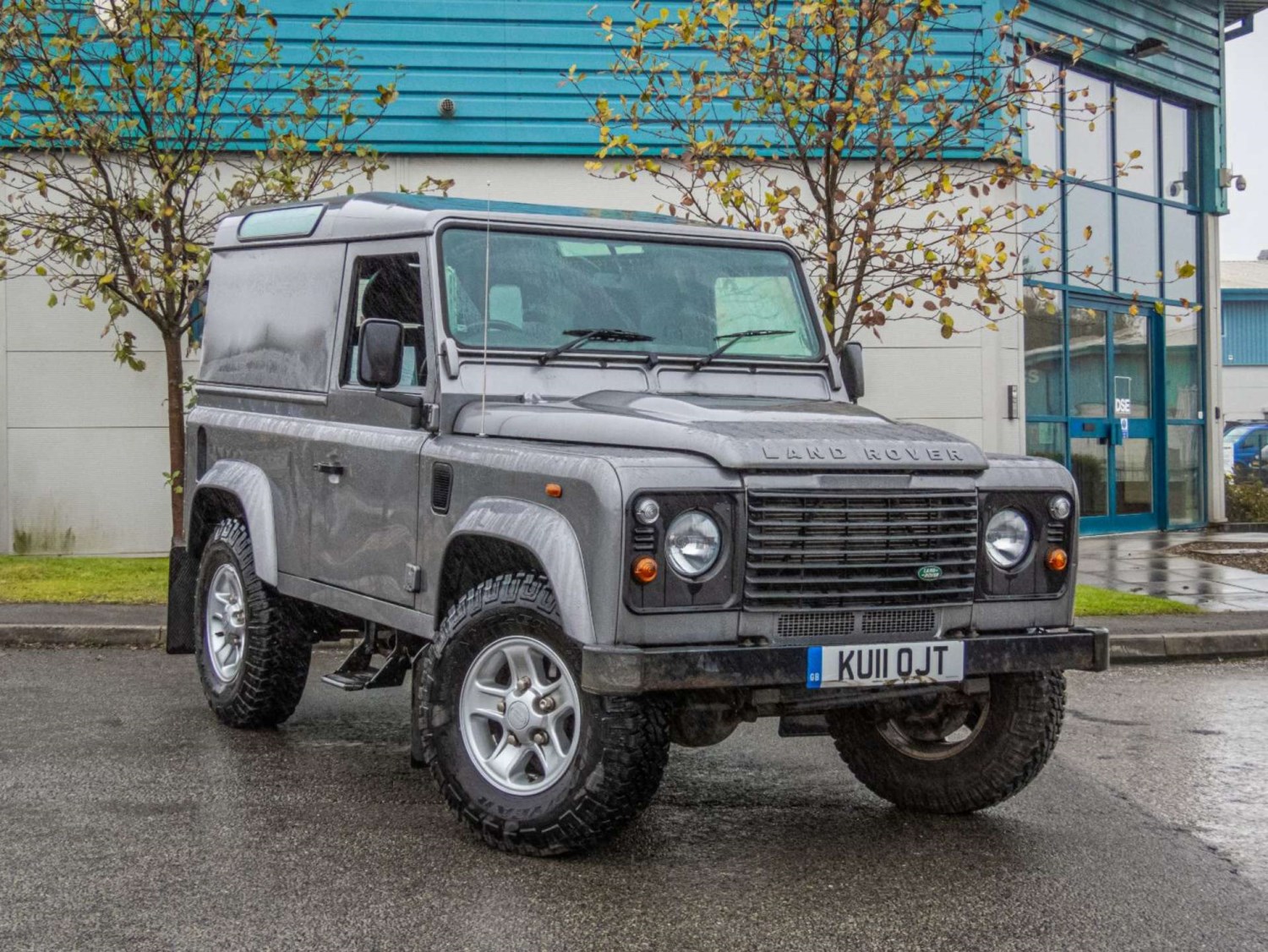 Land Rover Defender 90 Listing Image