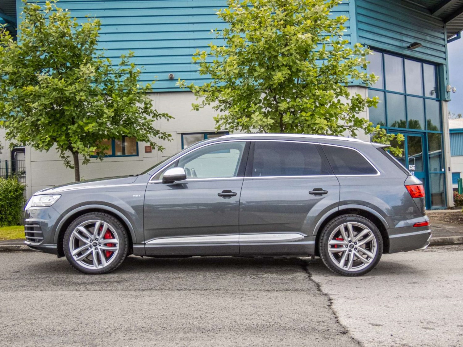 Audi Q7 Listing Image