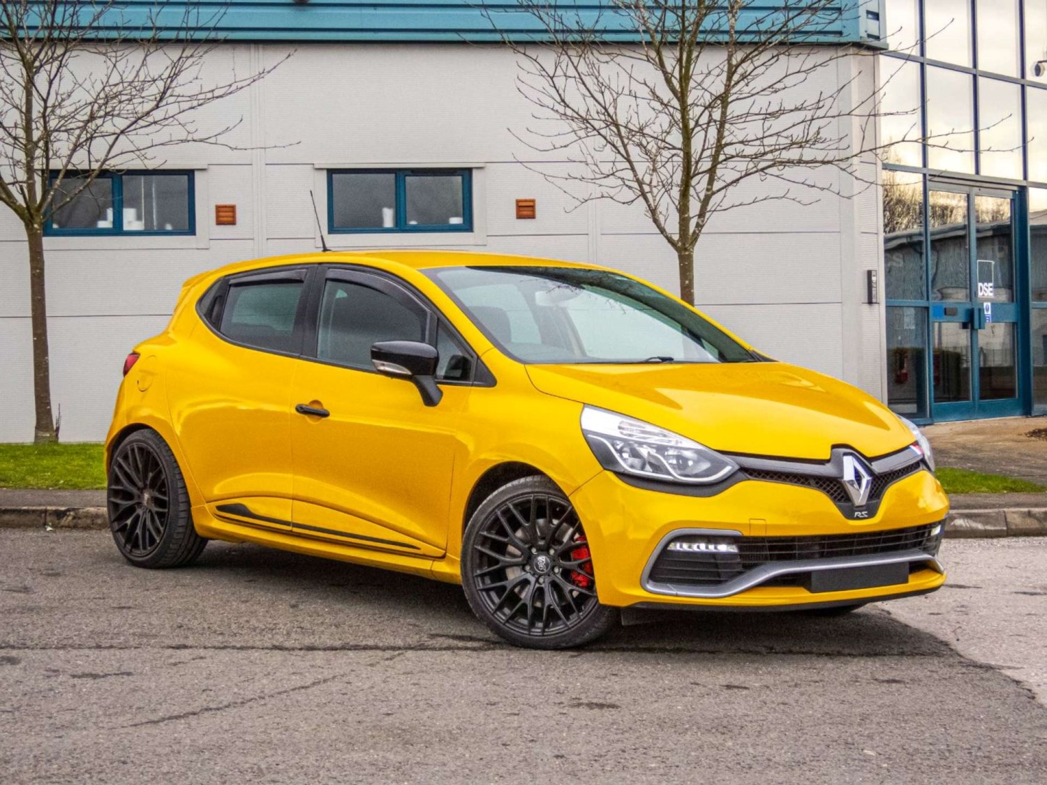 Renault Clio Listing Image