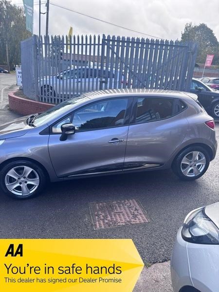 Renault Clio Listing Image