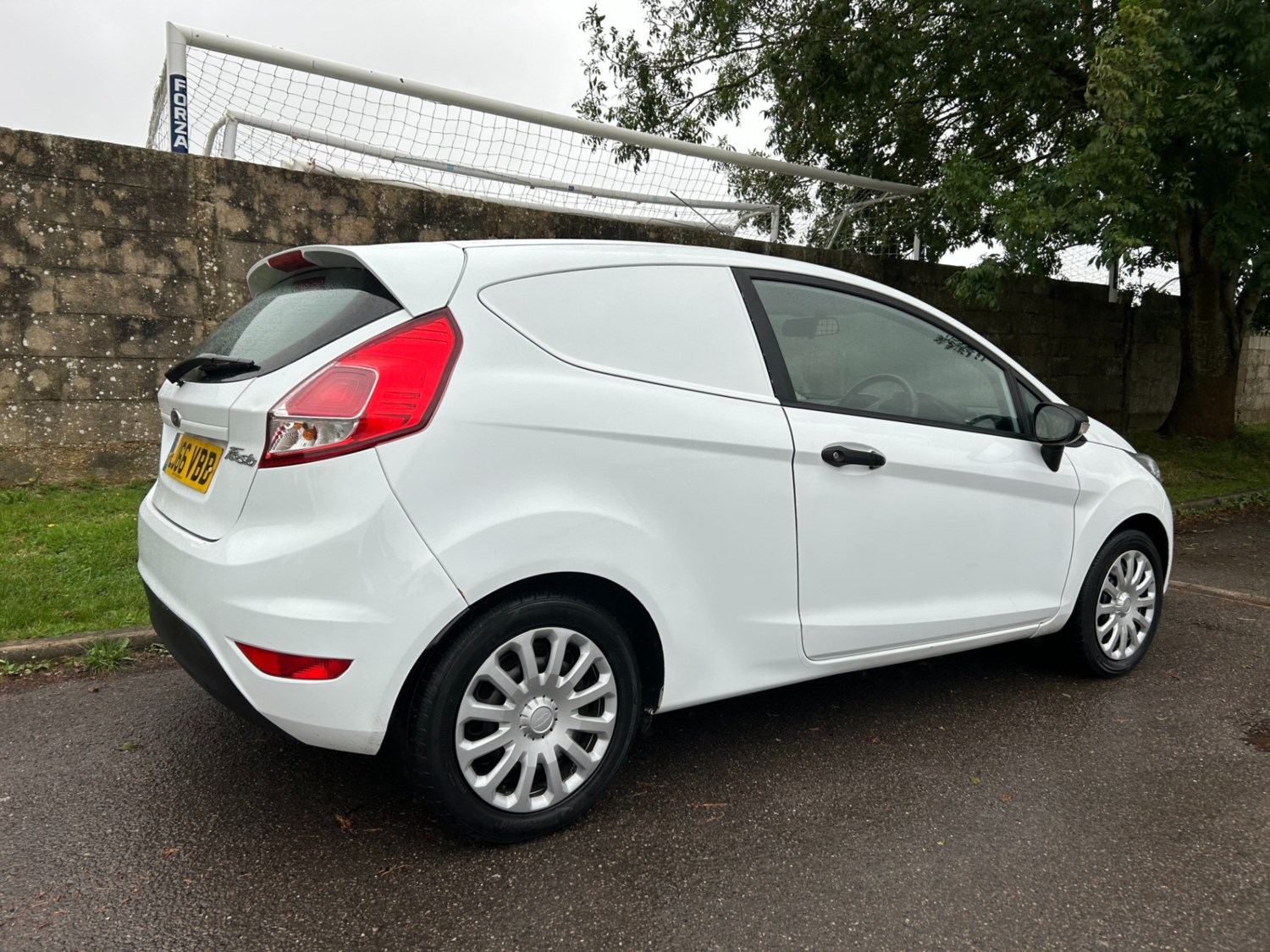 Ford Fiesta Listing Image