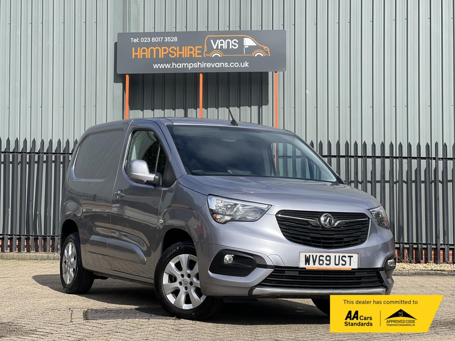 Vauxhall Combo Listing Image