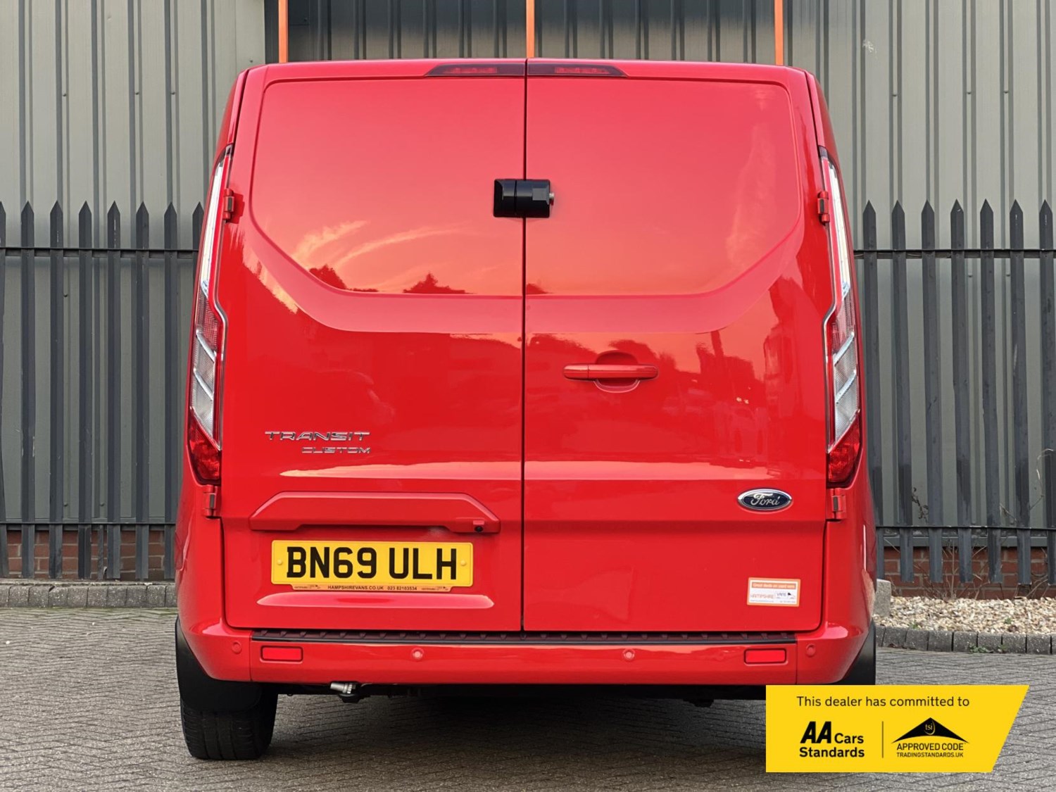 Ford Transit Custom Listing Image