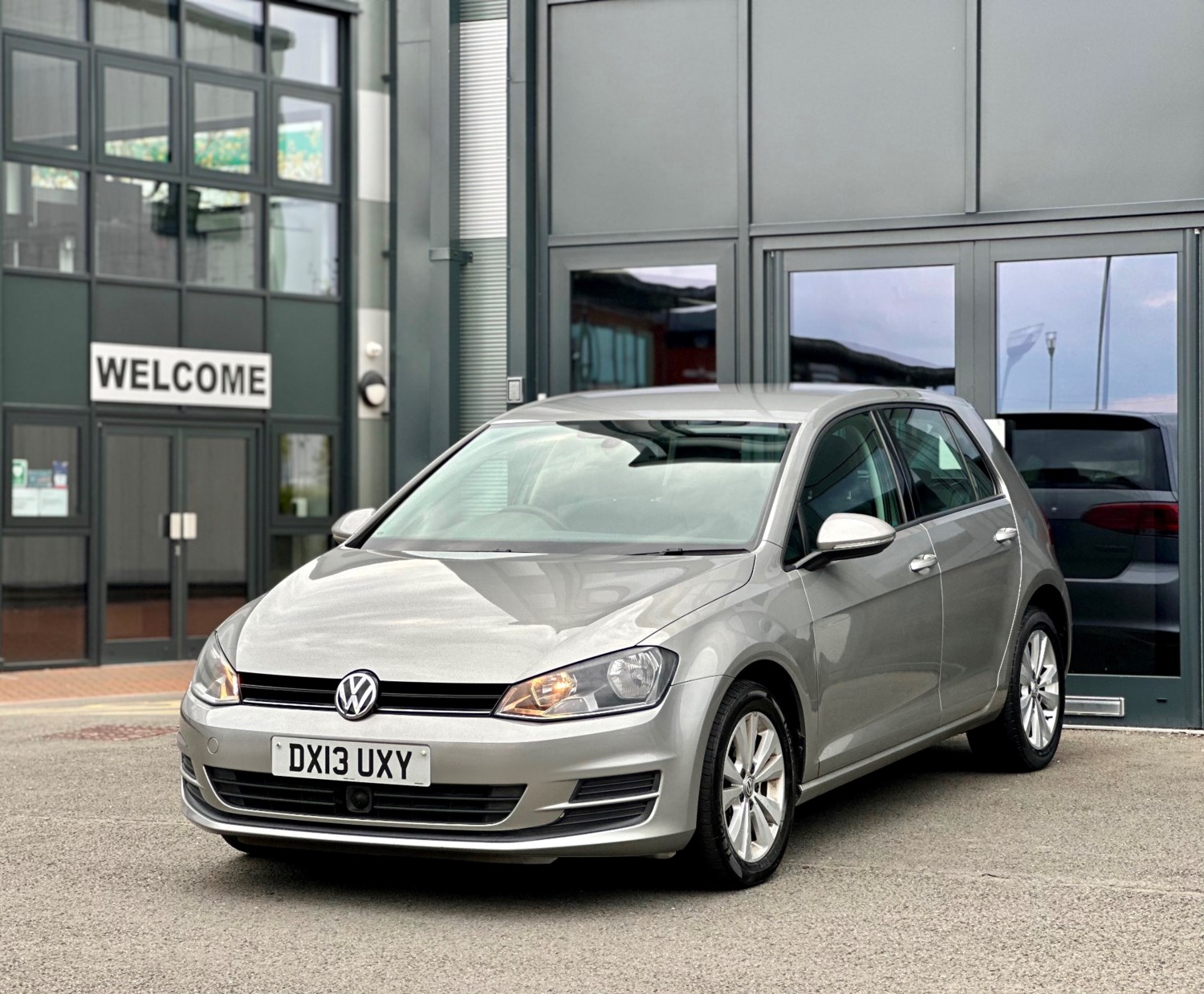 Volkswagen Golf Listing Image