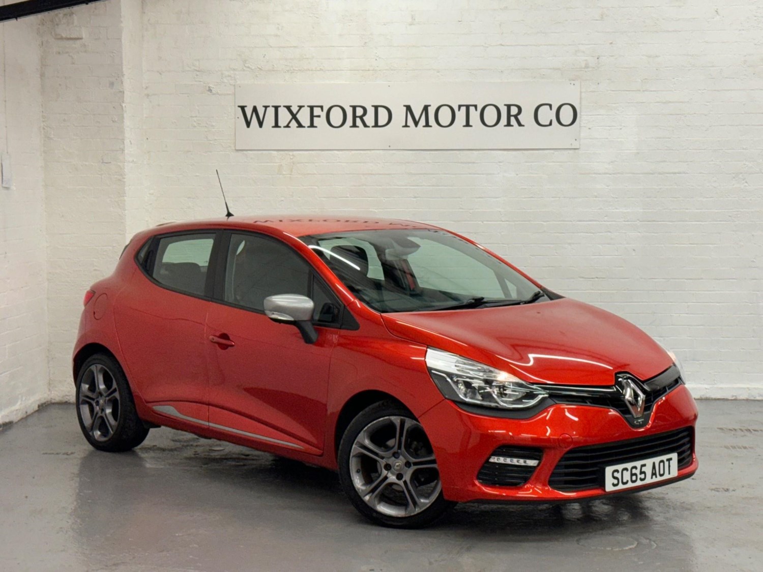 Renault Clio Listing Image