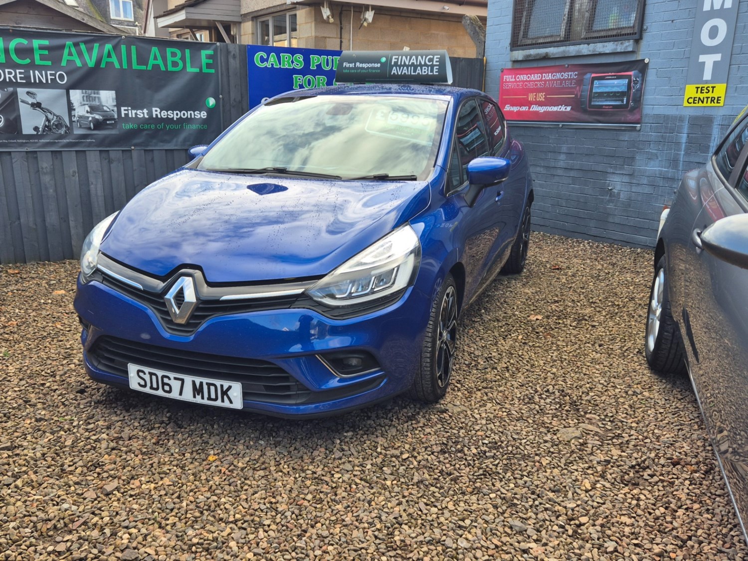 Renault Clio Listing Image