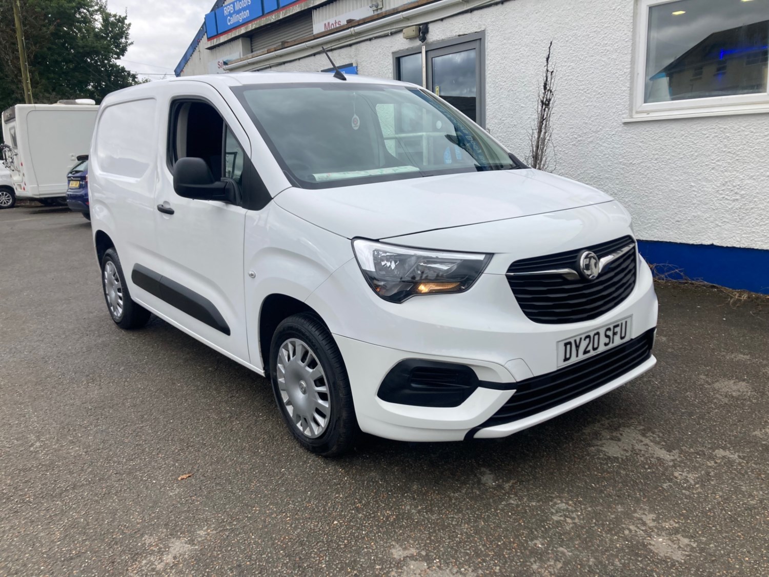 Vauxhall Combo Listing Image