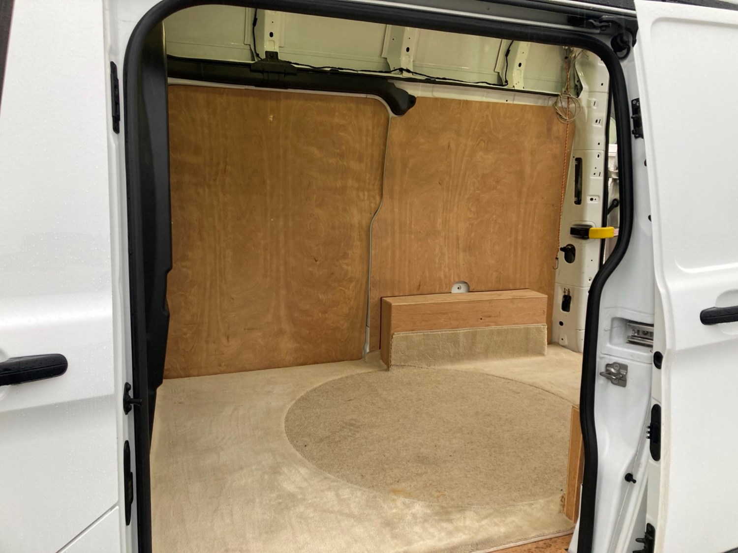 Ford Transit Custom Listing Image