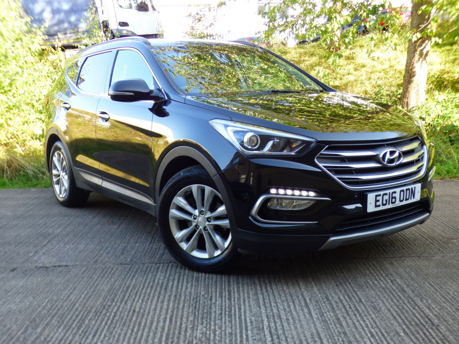 Hyundai Santa Fe Listing Image