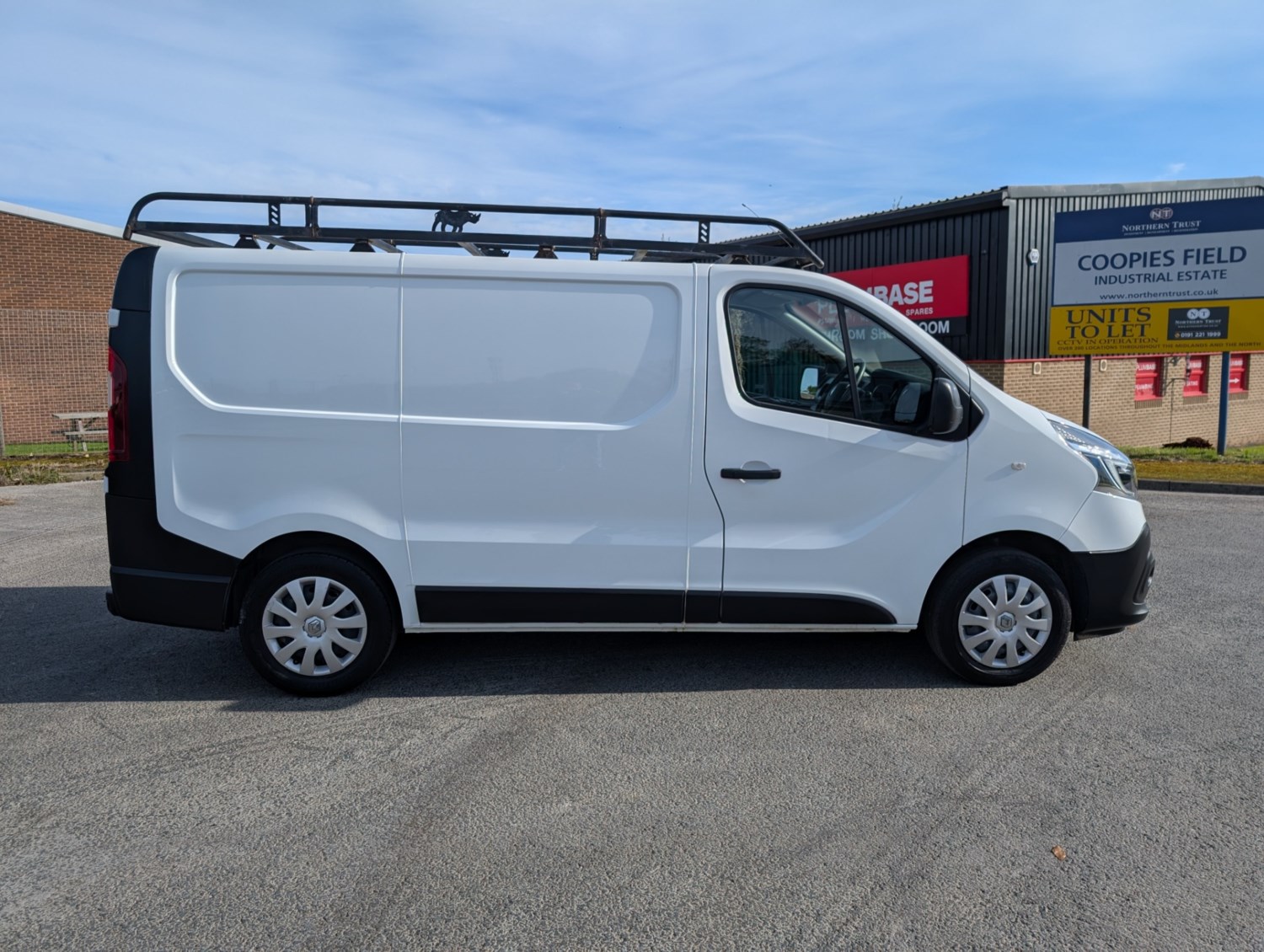 Renault Trafic Listing Image