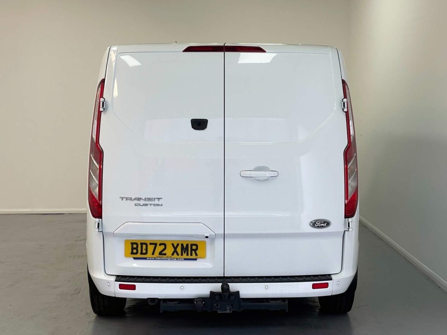 Ford Transit Custom Listing Image