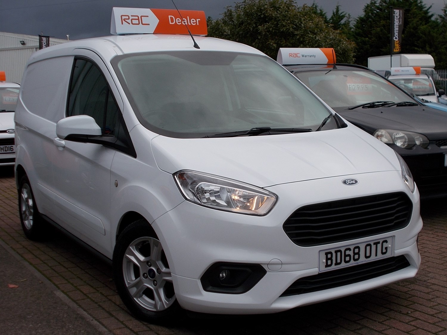 Ford Transit Courier Listing Image