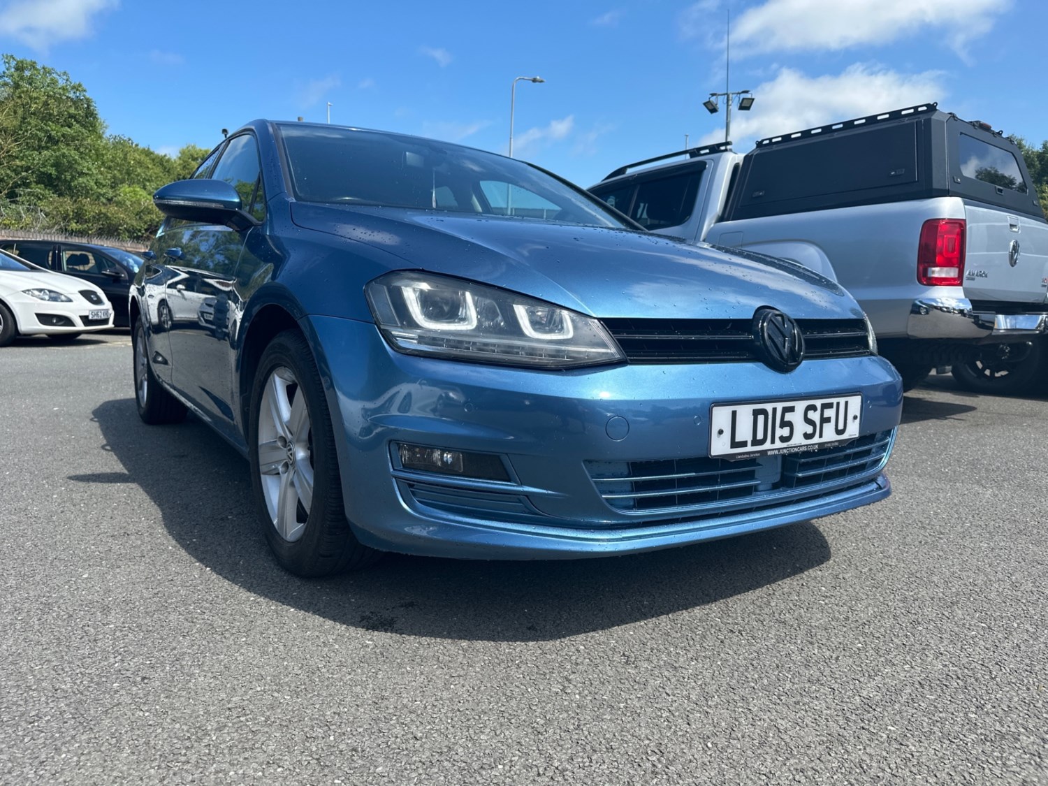 Volkswagen Golf Listing Image