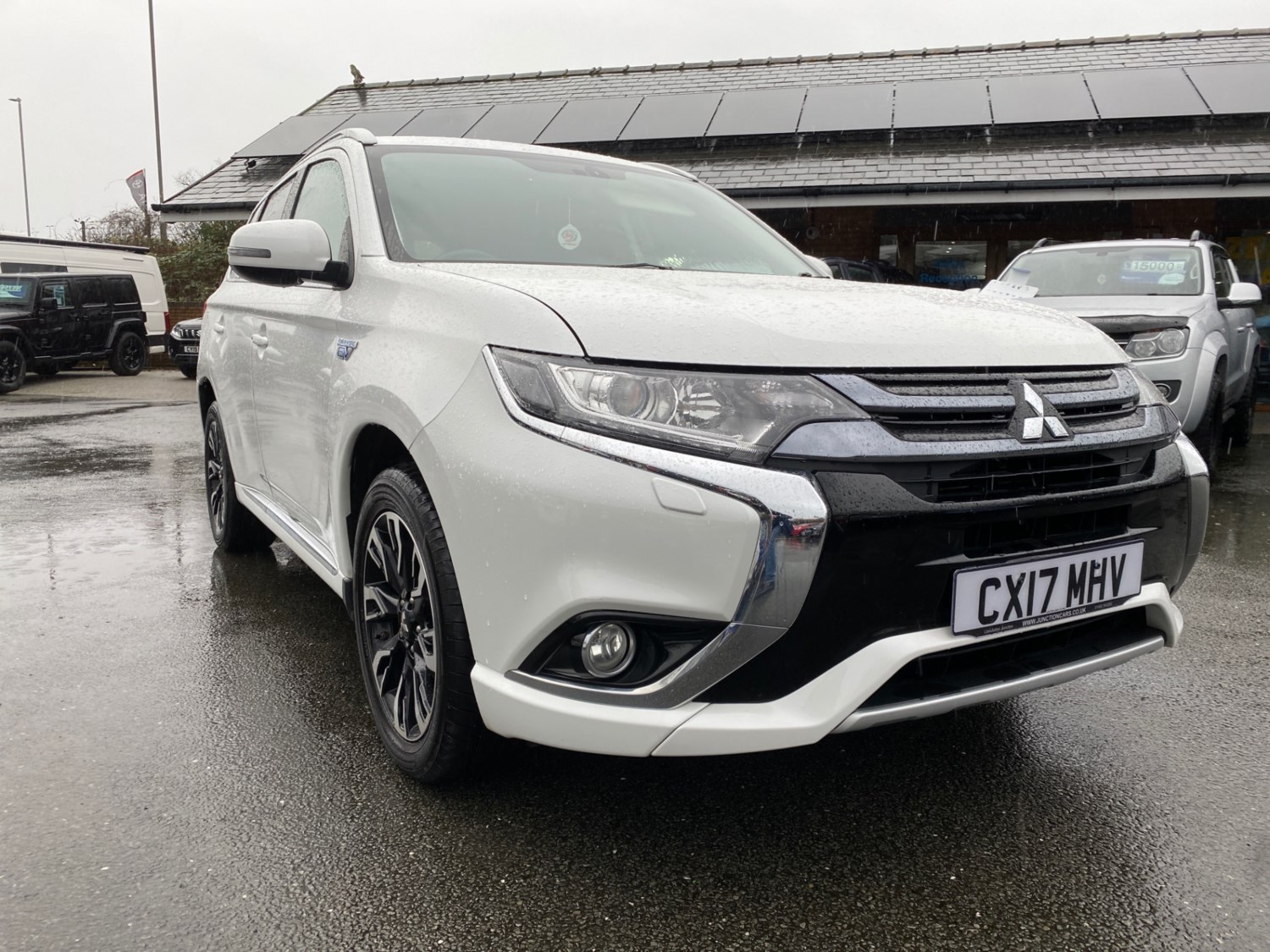 Mitsubishi Outlander Listing Image