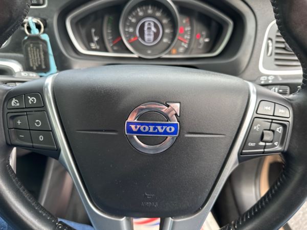 2014 (14) Volvo V40 D3 Cross Country Lux Nav 5dr For Sale In Llandudno Junction, Conwy