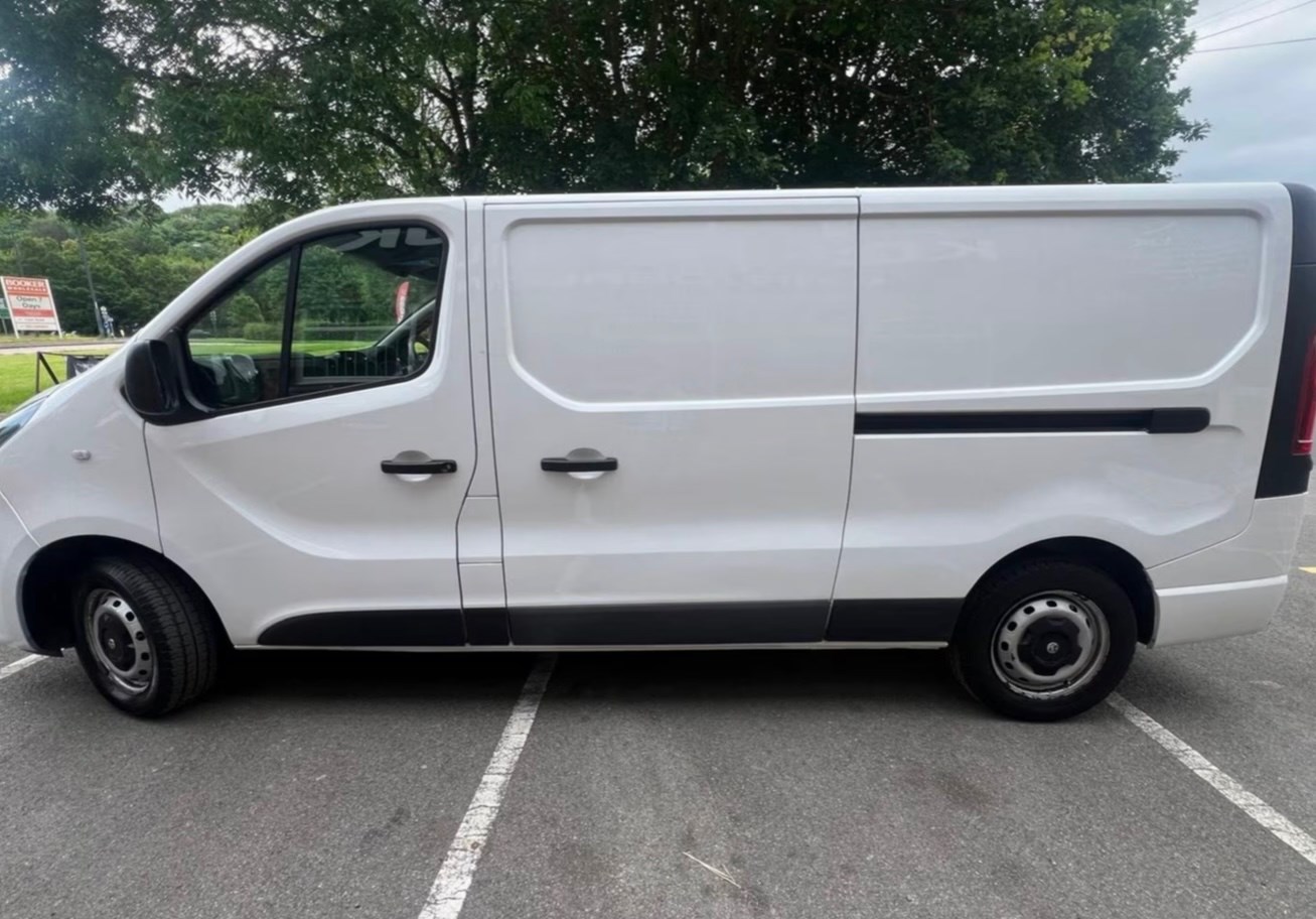 Vauxhall Vivaro Listing Image