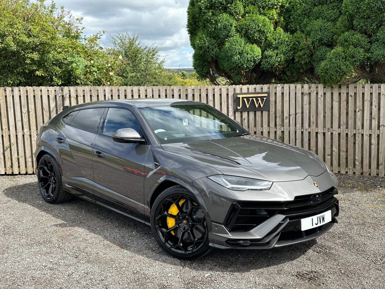 Lamborghini Urus Listing Image