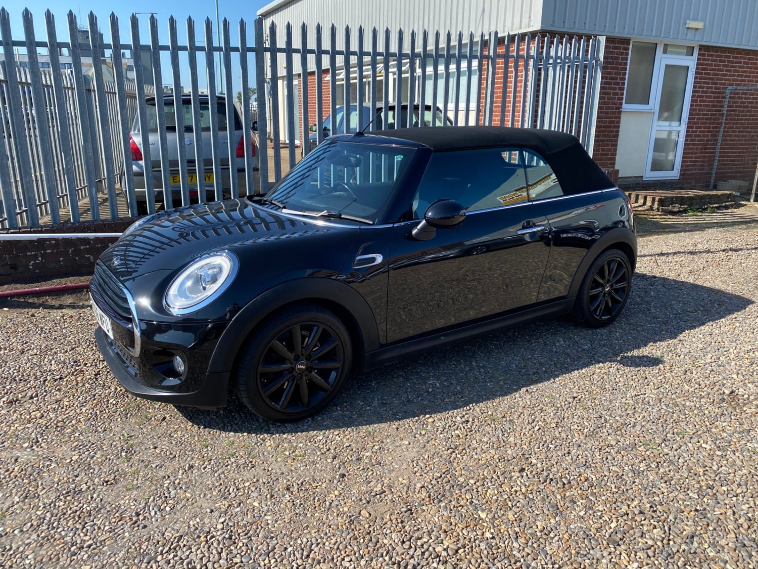 MINI Convertible Listing Image