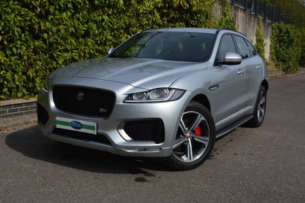 Jaguar F-PACE Listing Image